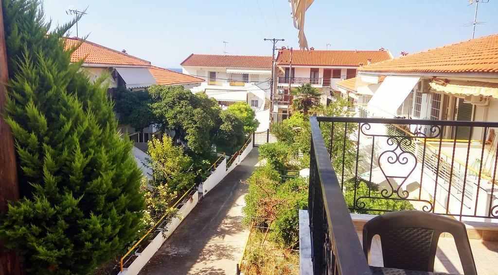 Roses Rt Apartments Skioni I Nea Skioni Exterior foto